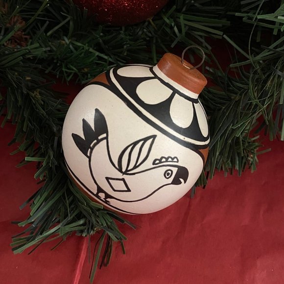 Isleta Pueblo Ornament 2010 Handpainted-signed - Picture 2 of 7
